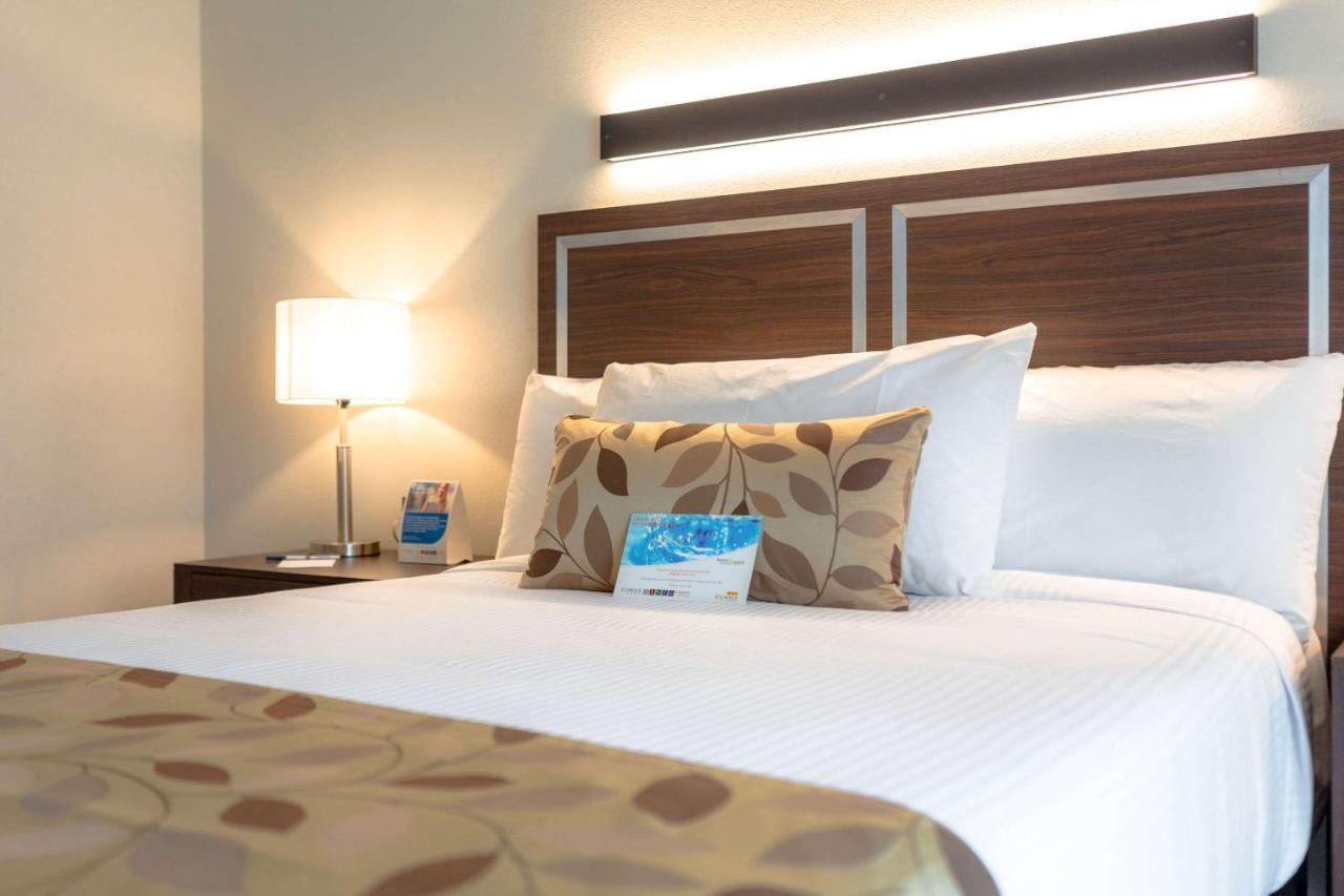 Sleep Inn Guadalajara Galerías Bagian luar foto