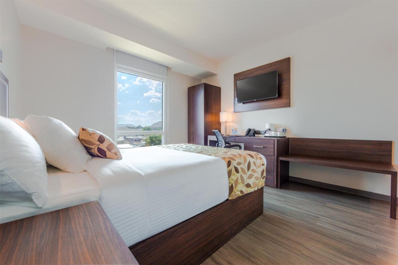 Sleep Inn Guadalajara Galerías Bagian luar foto